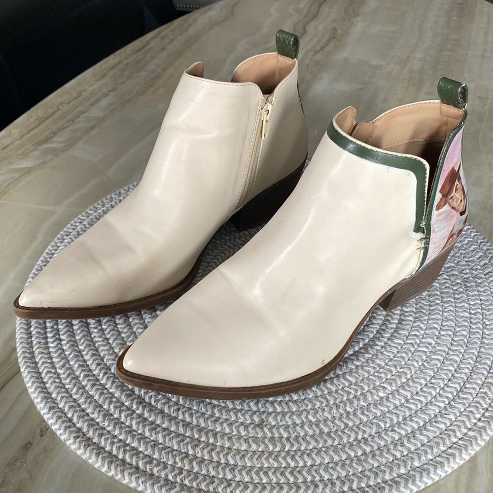 Time and Tru Women's Cream Pointed Toe Ankle Bootie 9.5